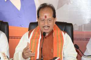 लालू यादव के फुहड़पन के कारण बिहार का बना मजाक : विजय कुमार सिन्हा